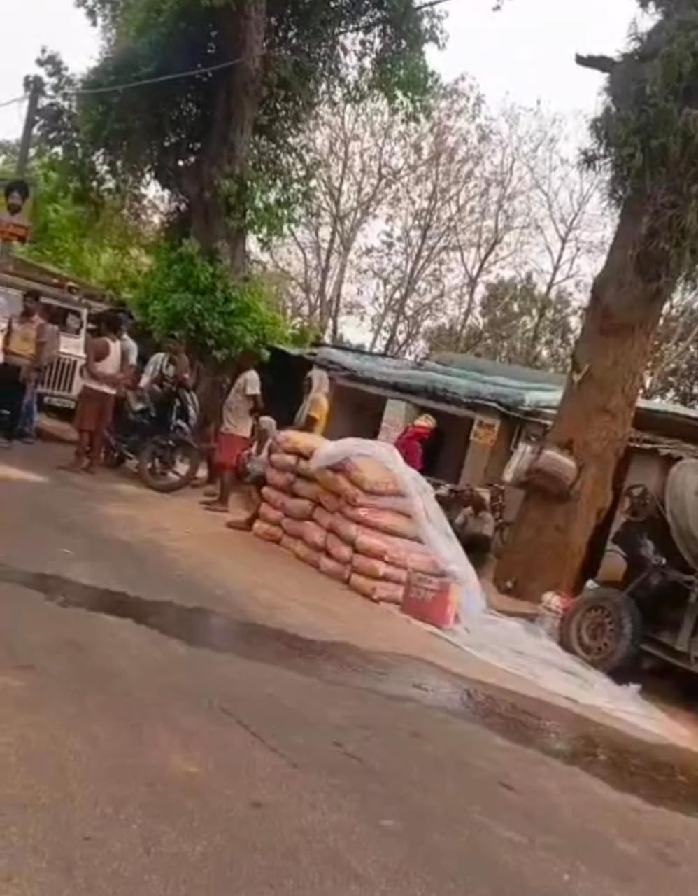 देवघर :  सरकारी जमीन पर अतिक्रमण, CO के आदेश के बाद भी प्रशासन मौन, पूर्व विधायक ने सीएम को लिखा पत्र