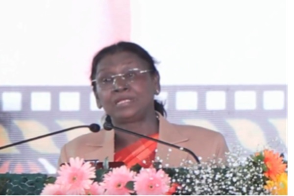 गुमला में आयोजित कार्तिक जतरा में बोलीं राष्ट्रपति, 140 करोड़ देश वासियों का है मेरा परिवार