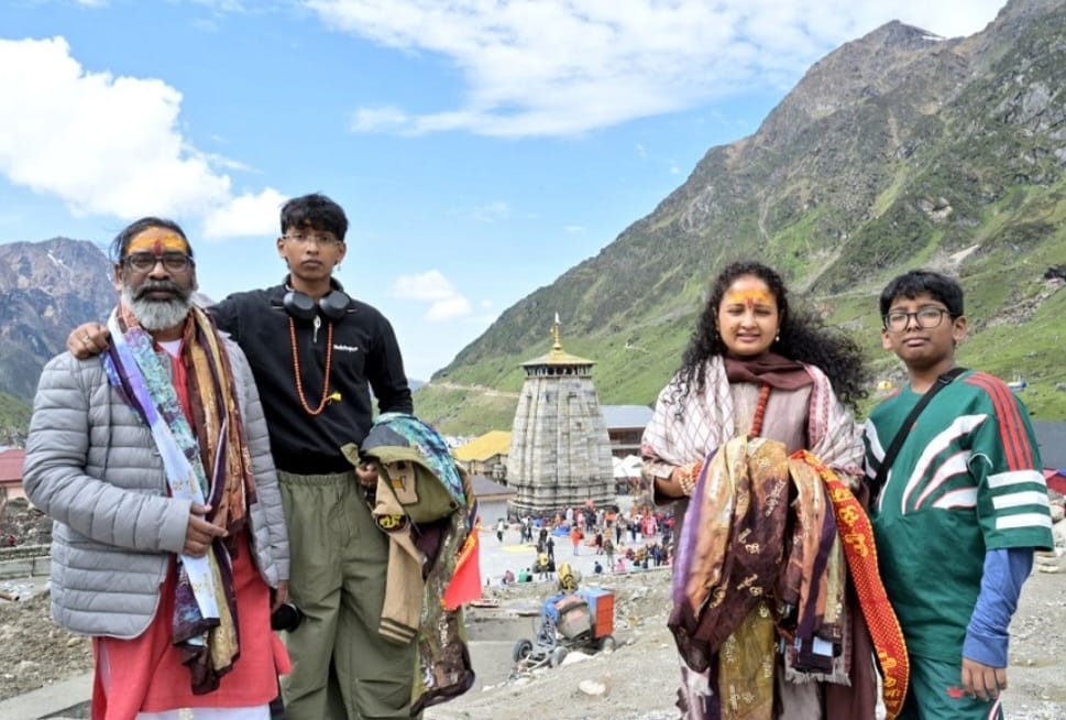 सीएम हेमंत ने परिवार संग केदारनाथ धाम में की पूजा-अर्चना