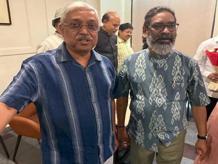 शिबू सोरेन का हालचाल लेने गंगाराम अस्पताल पहुंचे महाधिवक्ता राजीव रंजन