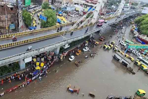 पटना में जलजमाव को लेकर HC में PIL दायर, बारिश ने तोड़ा 28 साल पुराना रिकॉर्ड