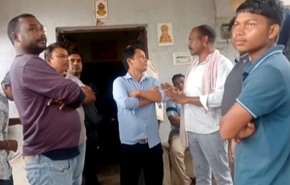 रामगढ़ :  रउता गांव में धर्मांतरण पर रोक लगाने को लेकर ग्रामीणों ने की बैठक