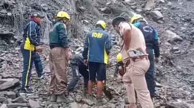 उत्तराखंड :  केदारनाथ हाईवे पर लैंड स्लाइड, एक श्रद्धालु की मौत, पांच घायल