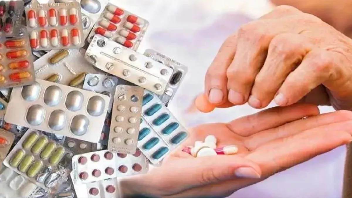 जमुई :   नकली दवाइयों की फैक्ट्री का भंडाफोड़, लाखों की दवाएं और उपकरण जब्त