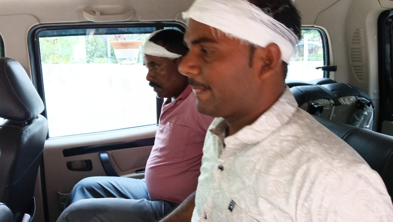 रांची : पुलिस टीम पर भीड़ ने किया हमला, लापुंग थाना प्रभारी समेत दो घायल