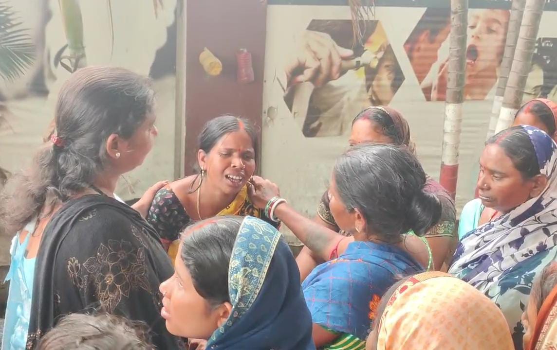 धनबाद :  असर्फी अस्पताल में इलाज के दौरान युवक की मौत, परिजनों ने लापरवाही का लगाया आरोप