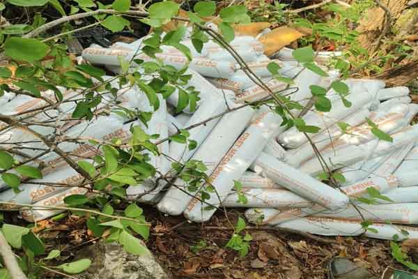 चाईबासा  : ओडिशा से लूटे गए ढाई टन विस्फोटक सारंडा जंगल से बरामद