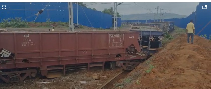 साहिबगंज में बड़ा रेल हादसा, पत्थर लदी मालगाड़ी बेपटरी, लाखों का नुकसान