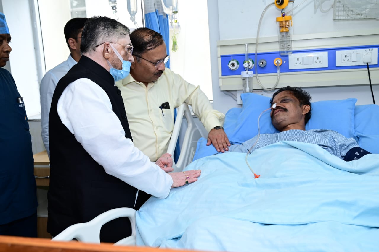 राज्यपाल ने पूर्व अंतरराष्ट्रीय खिलाड़ी विमल लकड़ा के स्वास्थ्य की जानकारी ली