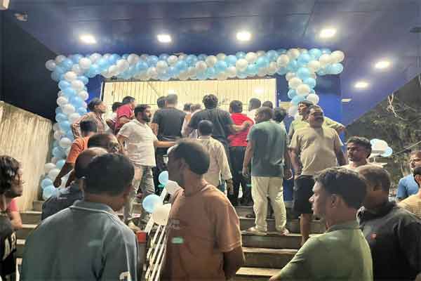 पलामू :  नई शराब दुकानों के खिलाफ हरिहरगंज व बेलवाटिका में ग्रामीणों ने जताया विरोध