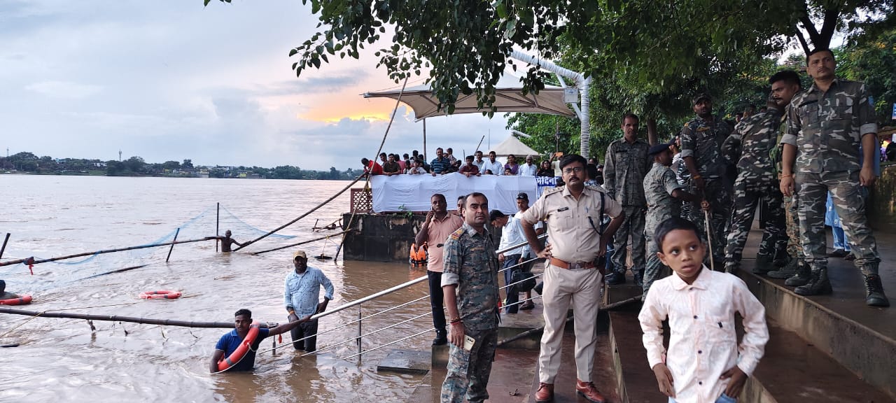 पलामू में शांतिपूर्ण रहा दशहरा पर्व, प्रशासन और पुलिस रही चौकस