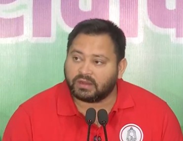 तेजस्वी का बड़ा ऐलान, 14 जनवरी को महिलाओं के खाते में आएंगे 30,000, किसानों से बोनस व फ्री बिजली का वादा