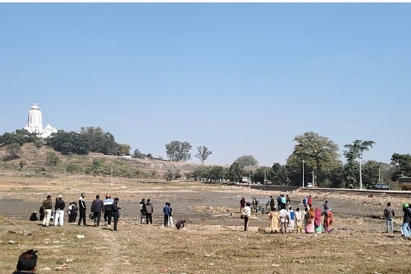 रांची :  जगन्नाथपुर तालाब से व्यक्ति का शव बरामद,  जांच में जुटी पुलिस