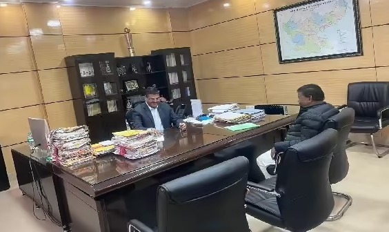 बंधु तिर्की ने मांडर क्षेत्र की समस्याओं को लेकर मुख्य सचिव से की मुलाकात