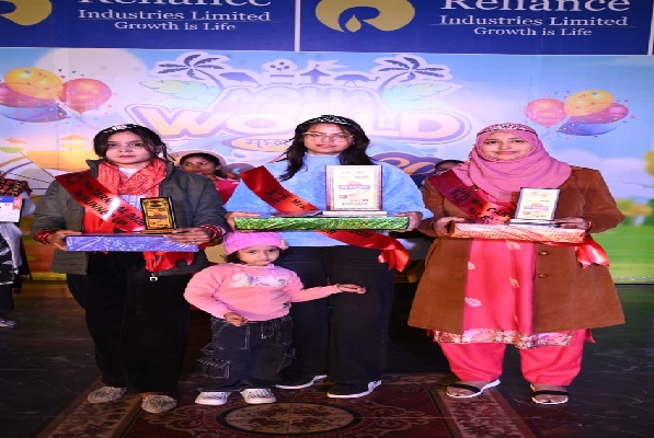 एक्वा वर्ल्ड रिलायंस कार्निवल का भव्य समापन, श्वेता तिवारी बनीं मिसेज कार्निवल