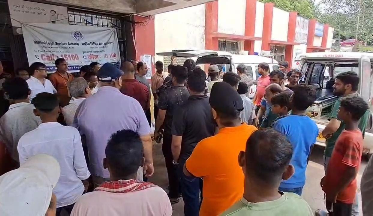 धनबाद में दर्दनाक सड़क हादसा,  दो प्रतिष्ठित कारोबारियों के इकलौते बेटों की मौत