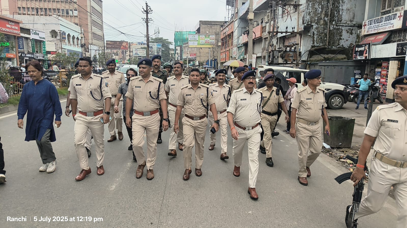 रांची पुलिस ने मुहर्रम को लेकर निकाला फ्लैग मार्च, अफवाहों पर ध्यान ना देने की अपील