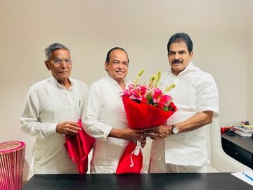 केसी वेणुगोपाल से मिले डॉ इरफान अंसारी, संगठन की स्थिति पर की चर्चा