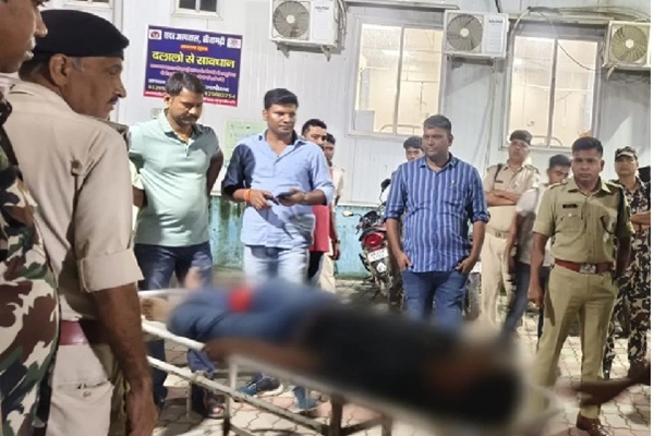 सीतामढ़ी :  कपूर झा गैंग के गिरफ्तार शूटरों ने पुलिस पर चलाई गोली, मुठभेड़ में घायल