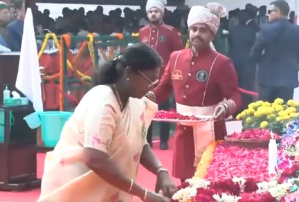 डॉ. अंबेडकर की 69वीं पुण्यतिथि :  राष्ट्रपति, पीएम सहित अन्य नेताओं ने संसद में दी श्रद्धांजलि