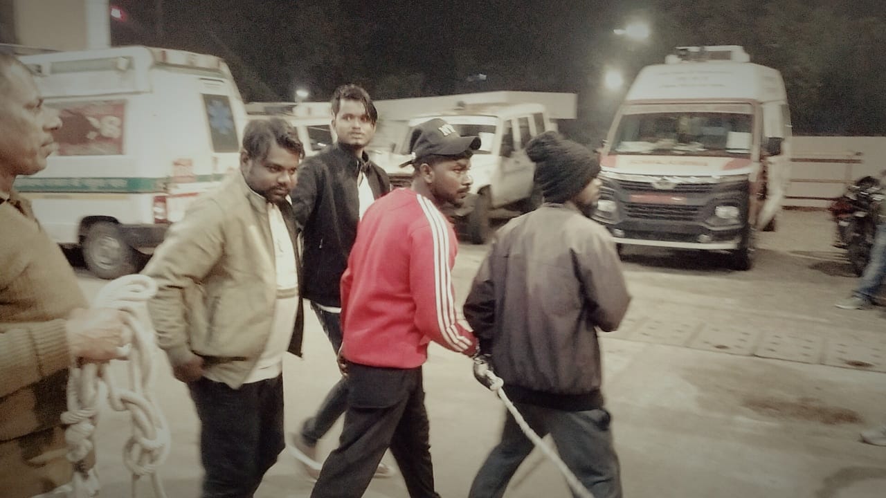 जमशेदपुर : गोविंदपुर में पुलिस की कार्रवाई, ब्राउन शुगर बेचने वाले चार युवक गिरफ्तार