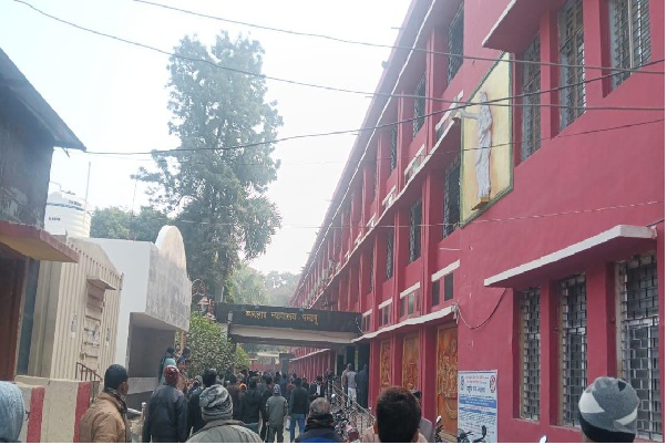 पलामू  कोर्ट परिसर के बिजली पैनल में लगी आग, बड़ा हादसा टला