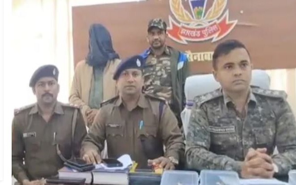 पलामू से फर्जी IAS अरेस्ट, कामयाब दिखने के लिए रचा नाटक