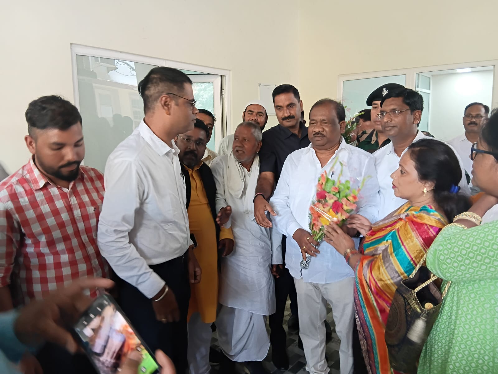 अंगीभूत कॉलेजों में इंटर की पढ़ाई जारी रखने की कवायद तेज, मंत्री से मिला शिक्षकों का प्रतिनिधिमंडल