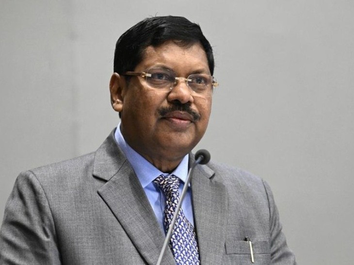 त्वरित टिप्पणी : दलित सीजेआई पर ‘सनातनी’ जूता!