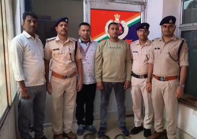 धनबाद RPF की बड़ी कार्रवाई, दून एक्सप्रेस से 78 जीवित कछुए बरामद