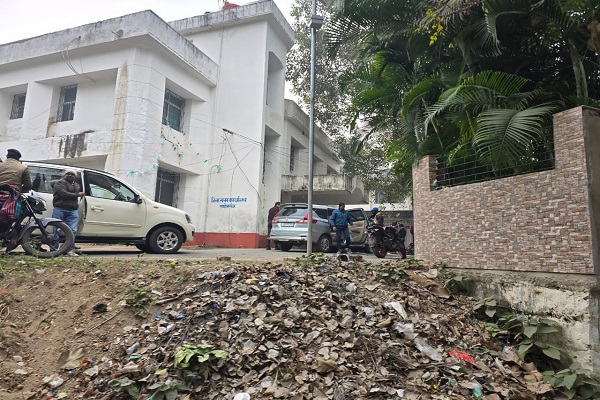 अवैध खनन के खिलाफ छापा, संकरी गली पहुंची CBI