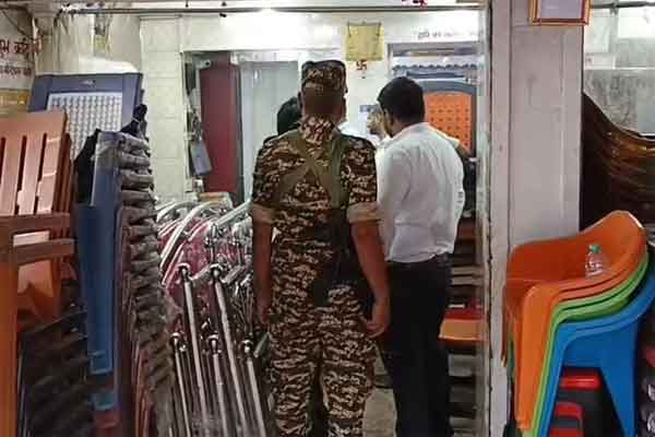 750 करोड़ का GST घोटाला :   झरिया के व्यवसायी चीनू अग्रवाल के घर व दुकान पर ईडी की छापेमारी