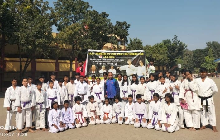 चाईबासा : JKAI  की सीनियर ब्राउन बेल्ट कराटे ग्रेडिंग परीक्षा संपन्न