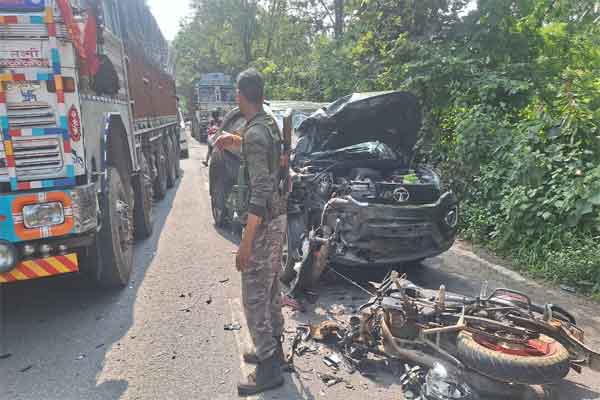 लातेहार :  सड़क हादसे में कक्षा नौवीं के छात्र की मौत, दूसरा घायल