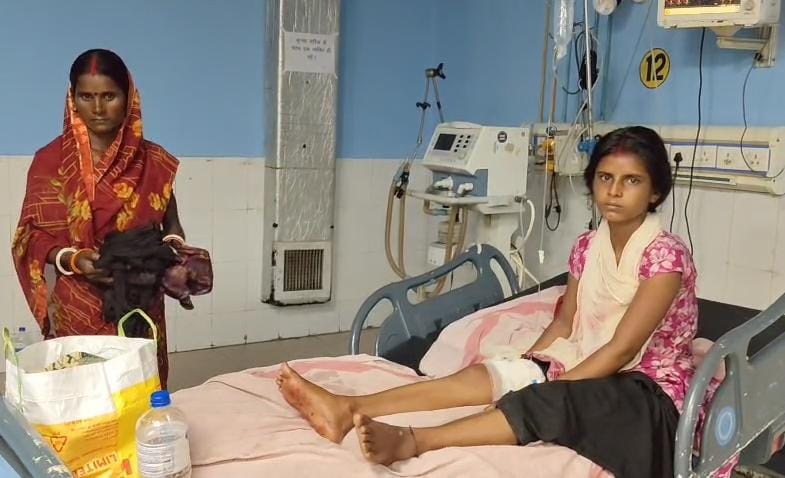 धनबाद :  पारिवारिक विवाद में चचेरे भाई ने बहन को मारी गोली, जांच में जुटी पुलिस