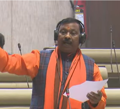 झारखंड विस सत्र :  सदन में गरमाया बालू के अवैध खनन का मुद्दा, शशिभूषण मेहता व मंत्री योगेंद्र में तीखी बहस, नवीन जायसवाल भी कूदे