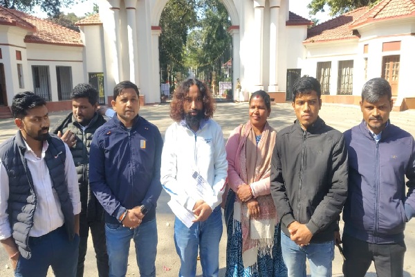 JPSC सिलेबस और JSSC कक्षपाल भर्ती को लेकर असंतोष, JLKM ने राज्यपाल को सौंपा ज्ञापन