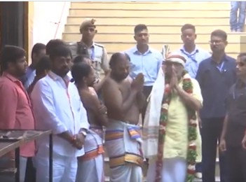 उपराष्ट्रपति चुनाव आज, सीपी राधाकृष्णन ने श्री राम मंदिर में की पूजा-अर्चना
