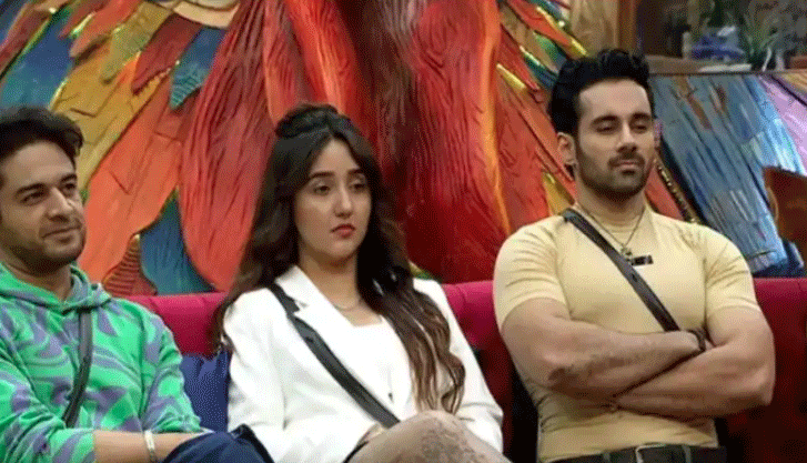 बिग बॉस 19 :  डबल एविक्शन का झटका, अभिषेक के जाने पर फूट-फूटकर रोईं अशनूर