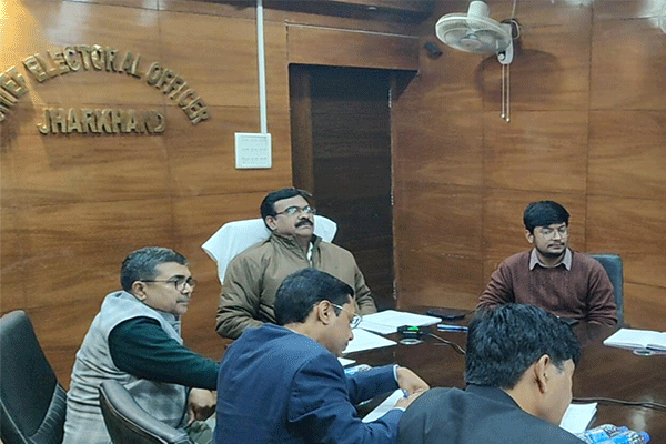 मतदाता सूची मैपिंग कार्य 70% पूर्ण, एक भी पात्र मतदाता न छूटे : के रवि