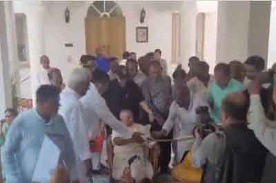 लालू यादव ने तलवार से काटा केक, राबड़ी आवास के बाहर बैंड-बाजे के साथ पहुंचे कार्यकर्ता