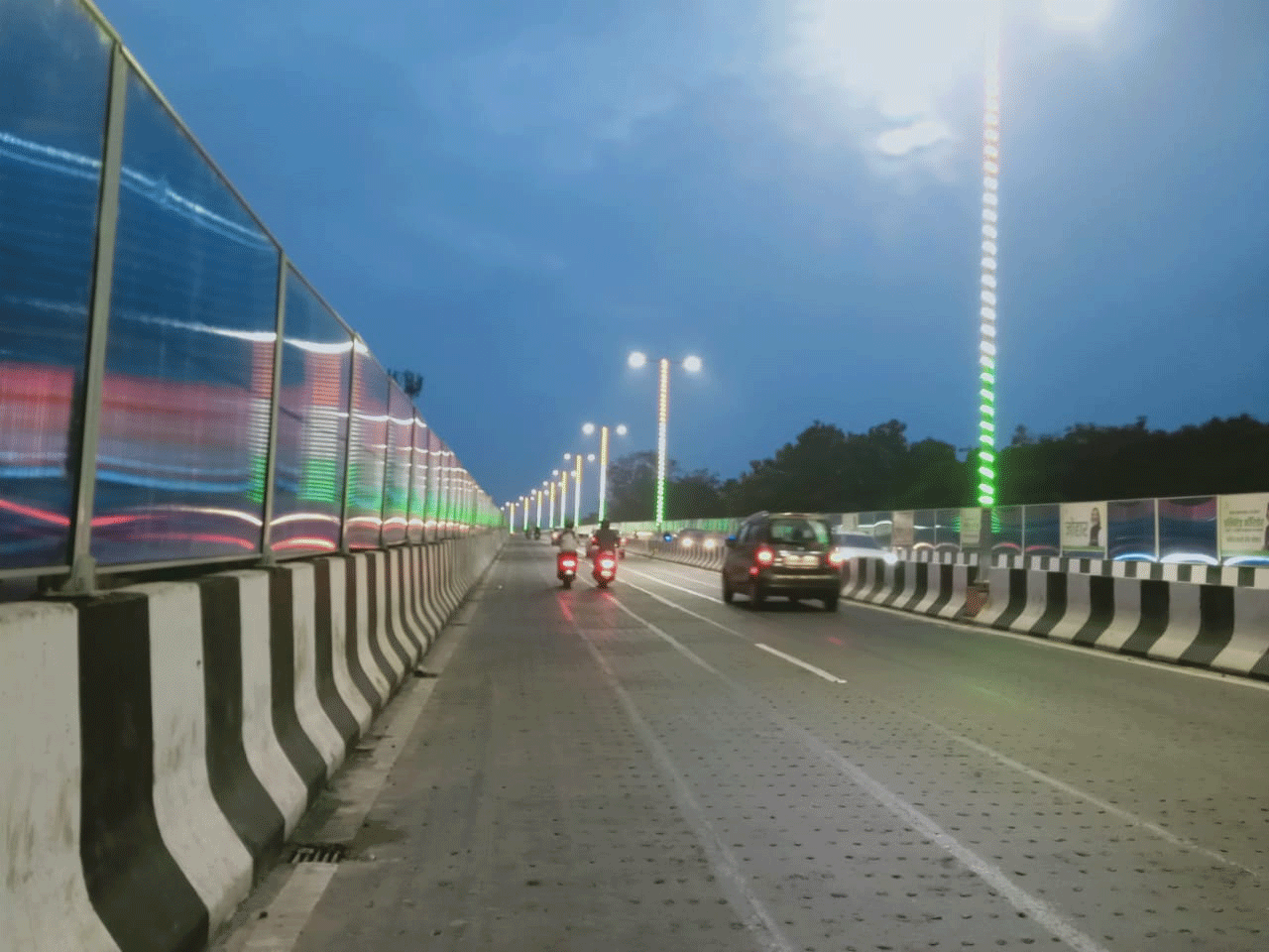 रातु रोड एलिवेटेड कॉरिडोर राहगीरों को दिला रहा है देशभक्ति का एहसास