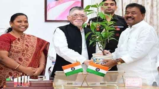 पूर्व मंत्री बंधु तिर्की ने राज्यपाल से की मुलाकात, उच्च शिक्षा की गुणवत्ता को लेकर दिए सुझाव