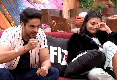 Bigg Boss 19 Promo: फरहाना ने फिर साधा गौरव पर निशाना, नेपोटिज्म को लेकर छिड़ी बहस