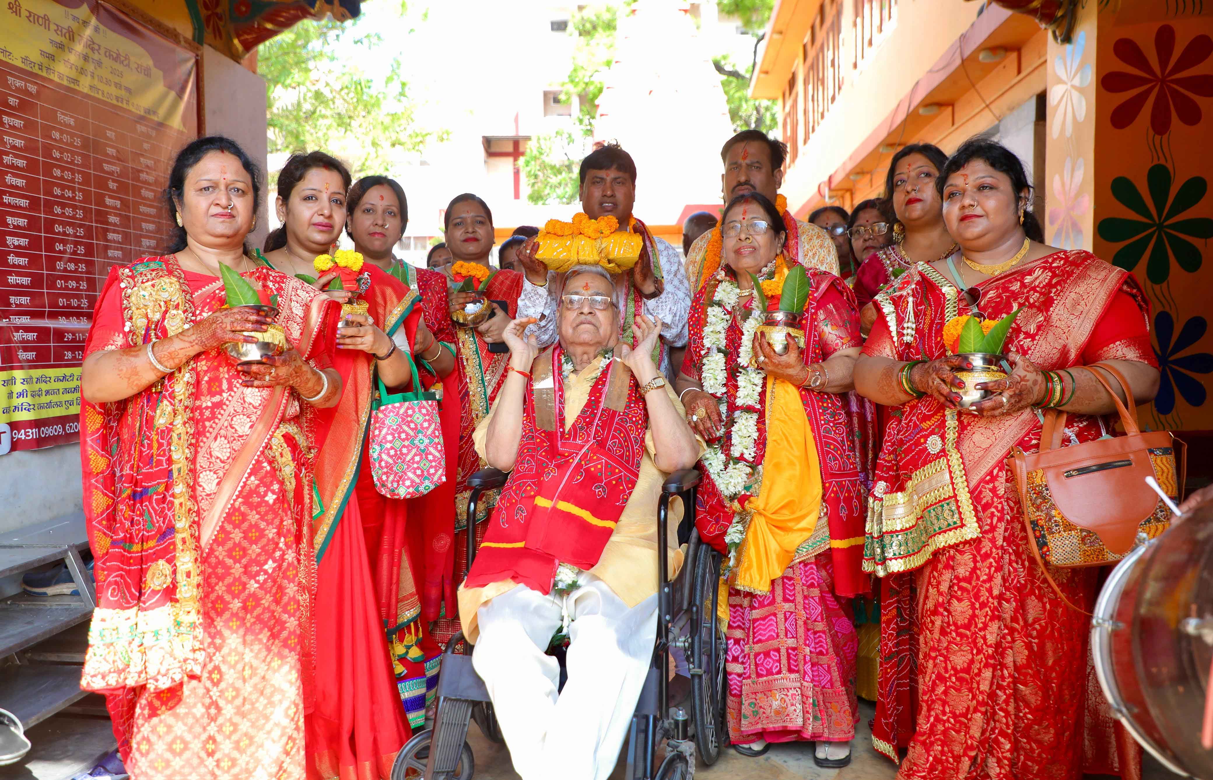 श्री गणेश पूजन व कलश शोभायात्रा के साथ श्रीमद्भागवत कथा का शुभारंभ