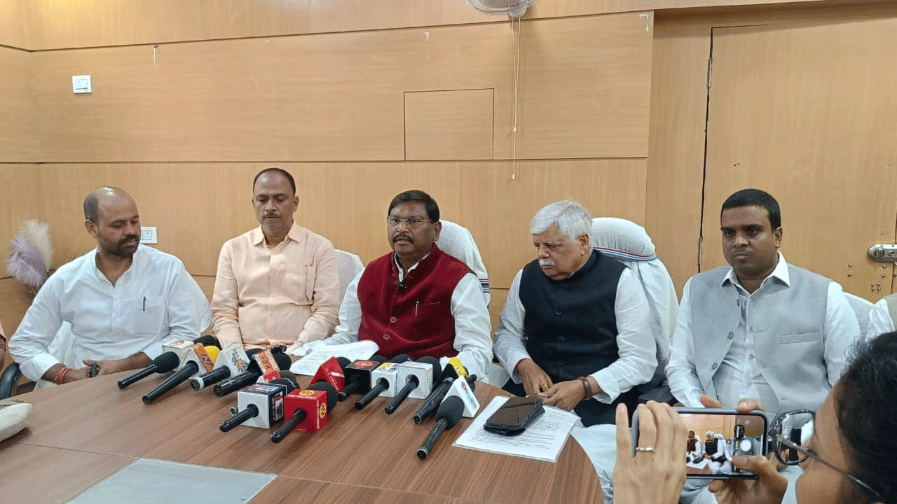 भारत आत्मनिर्भरता की राह पर, स्वदेशी ही राष्ट्र की ताकत : अर्जुन मुंडा