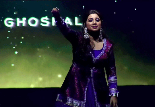 Shreya Ghoshal  के लाइव कॉन्सर्ट में भगदड़, पुलिस ने संभाला हालात