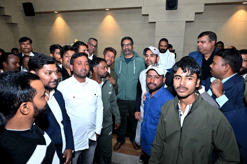 सीएम से आमजन सहित सामाजिक कार्यकर्ताओं ने की मुलाकात, समस्याओ से कराया अवगत