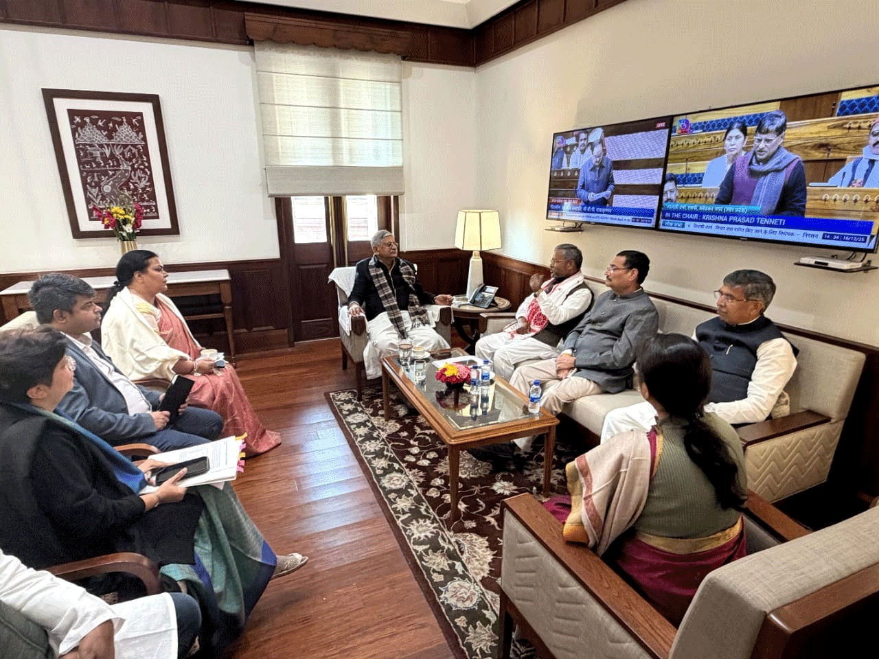 भाजपा नेताओं सहित कैबिनेट मंत्री दीपिका पांडेय सिंह ने केंद्रीय पंचायती राज मंत्री से मुलाकात की