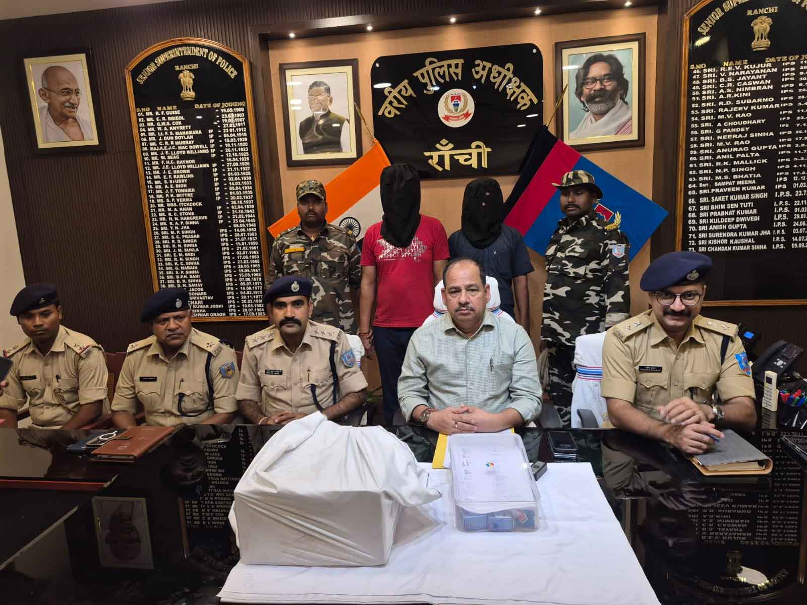 लखनऊ मिलिट्री इंटेलिजेंस की सूचना पर रांची पुलिस ने बरामद किए सेना के फर्जी स्टाम्प